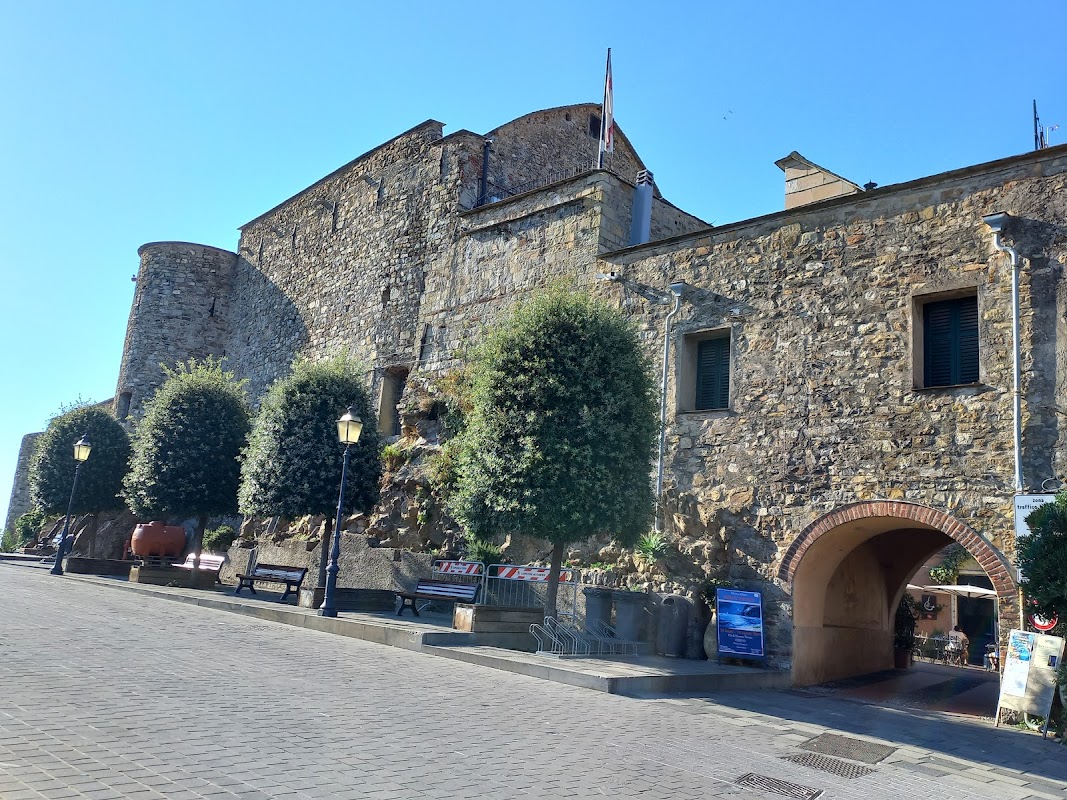 Castello Clavesana - Museo Etnografico - IAT CERVO