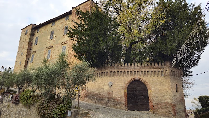 Castello di San Marzano Oliveto — Punto di interesse a Nizza Monferrato, Asti