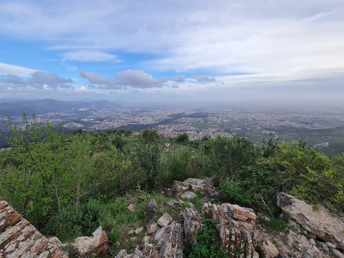 Monte San Leucio — Sehenswürdigkeit in Caserta, Caserta