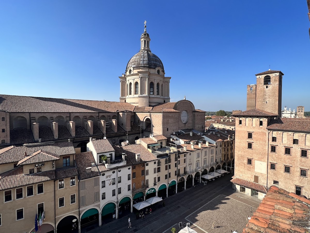 Palazzo della Ragione — Punto di interesse a Mantova, Mantova