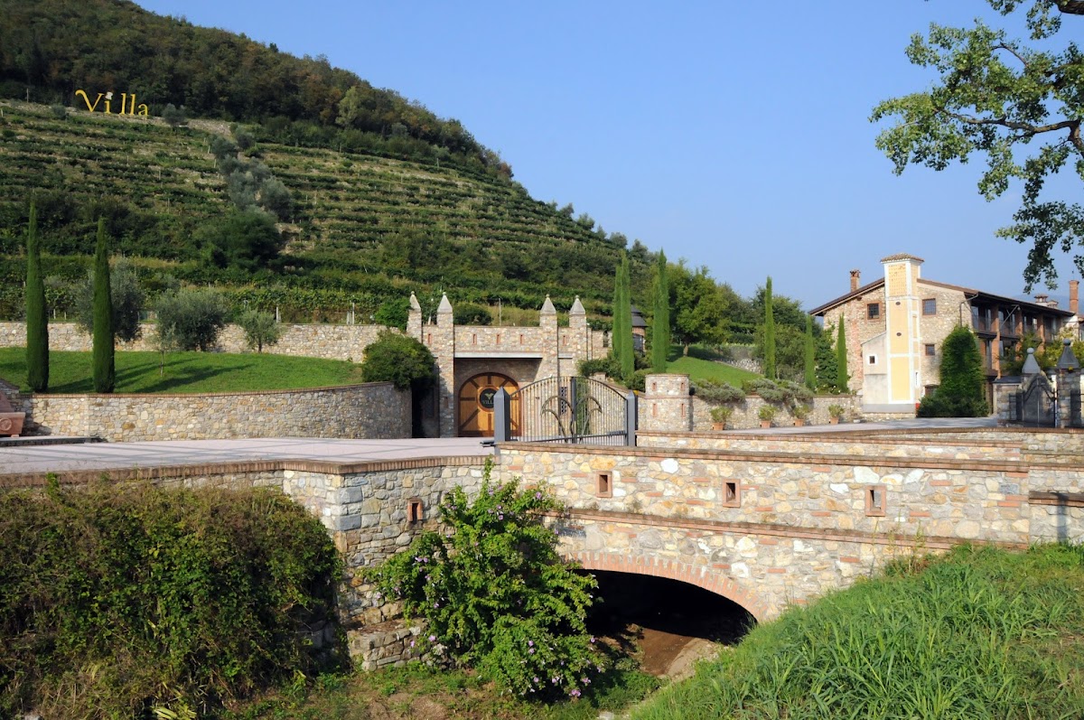 Villa Franciacorta — Punto di interesse a Brescia, Brescia