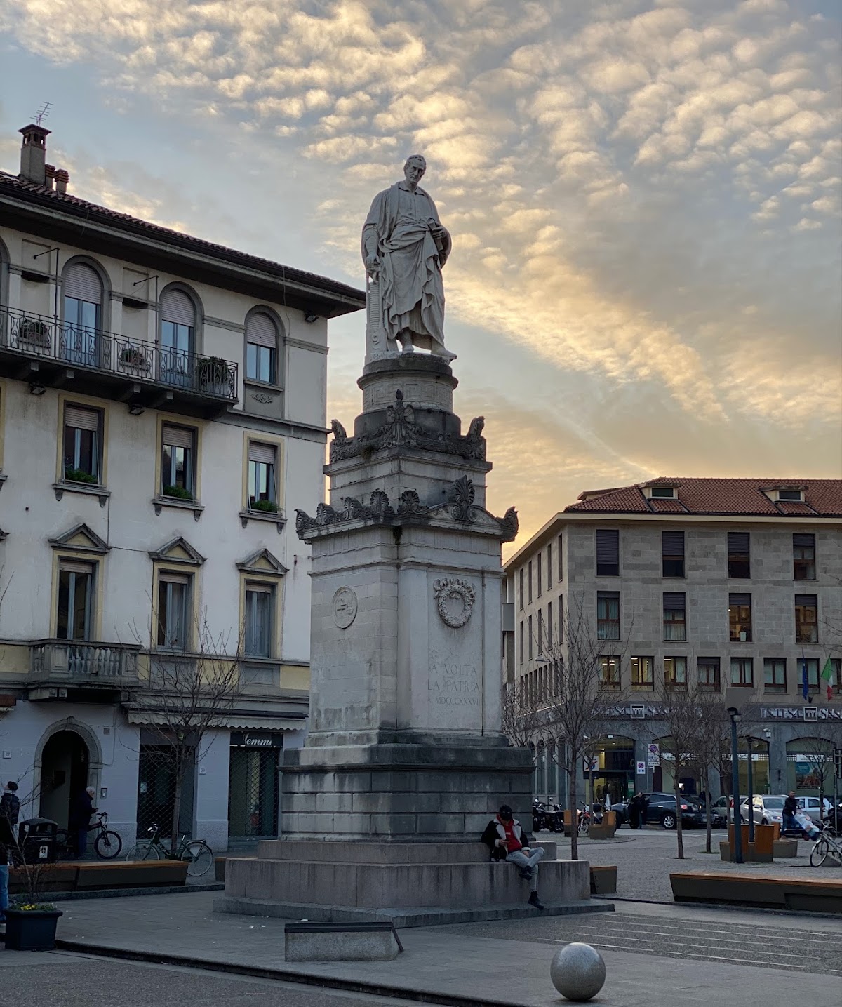 Statua di Alessandro Volta — Punto di interesse a Como, Como