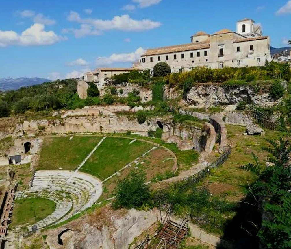 Teatro romano di Sessa Aurunca — Punto di interesse , Roma