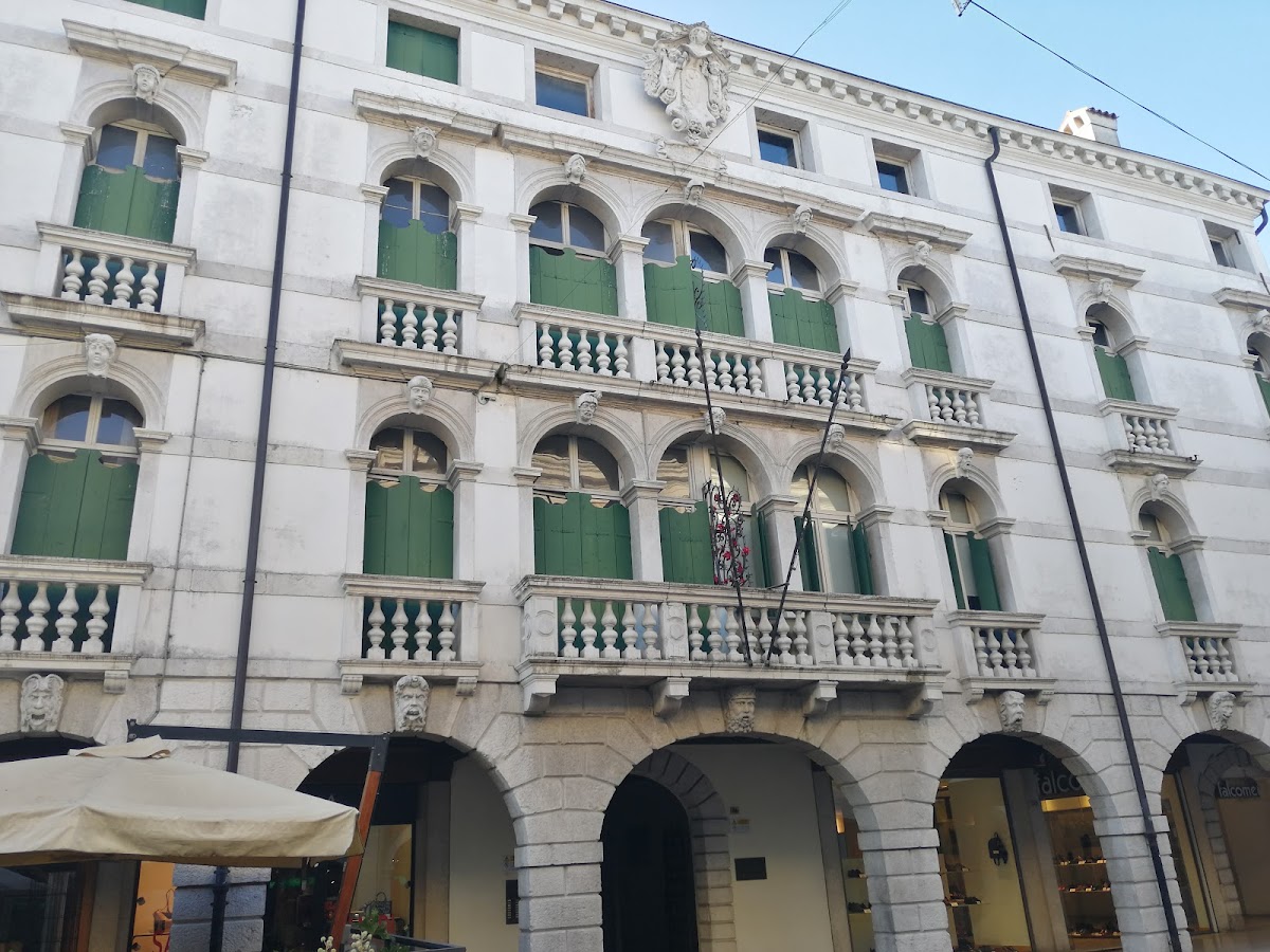 Palazzo Gregoris — Punto di interesse a Pordenone, Pordenone