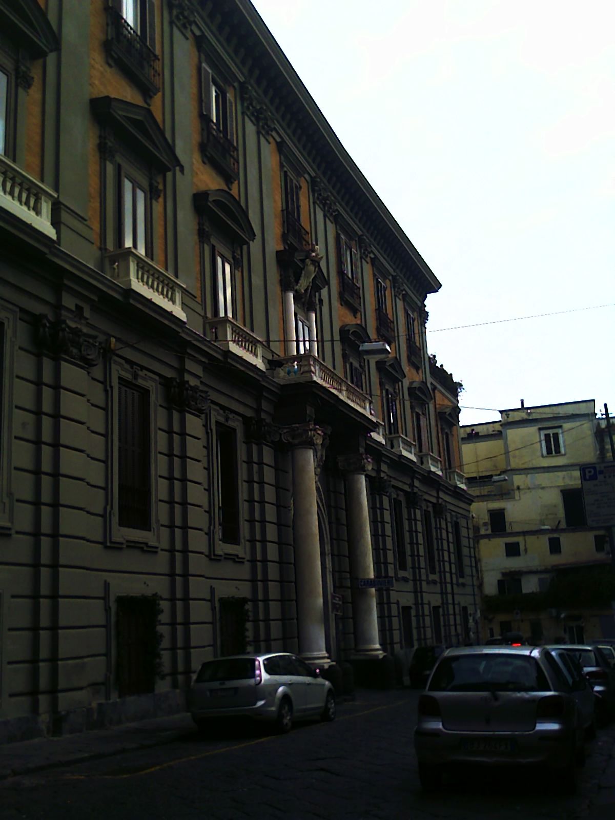 Palazzo Caracciolo di Torella — Punto di interesse a Napoli, Napoli