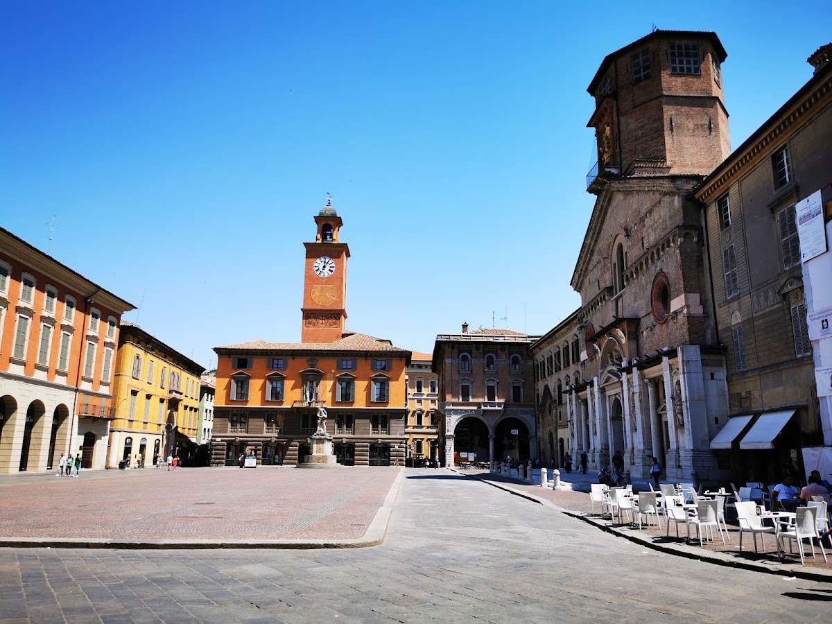 Palazzo del Monte di Pietà — Punto di interesse a Reggio Emilia, Reggio Emilia