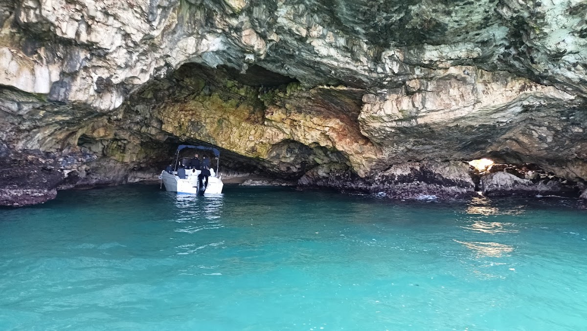 Grotta delle Rondinelle — Punto di interesse a Polignano a Mare, Bari