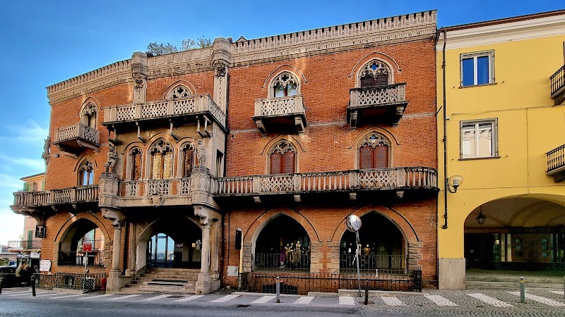 Palazzo Daviso o dei conti Bava di San Paolo