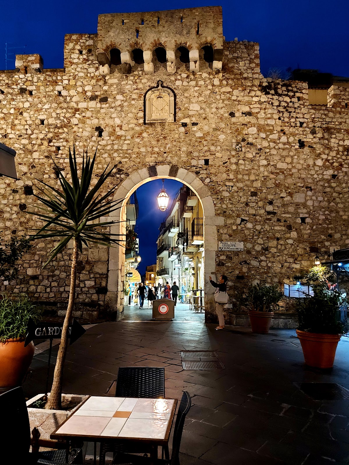 Porta Catania