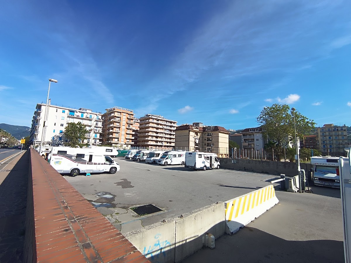 Parcheggio Camper — Punto di interesse a Salerno, Salerno