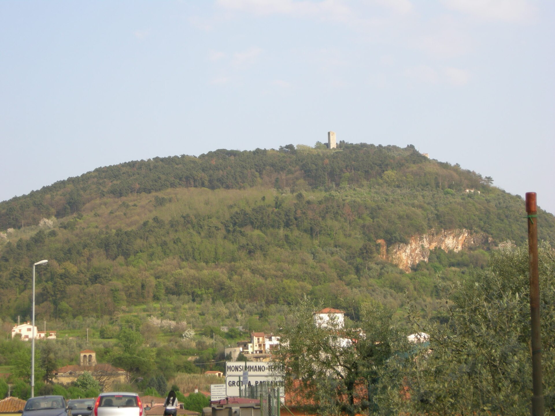 castello di Monsummano Alto — Punto di interesse , Bologna