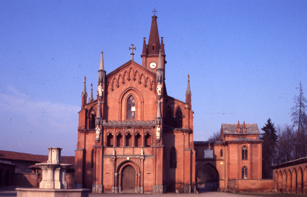 Chiesa parrocchiale di San Vittore Martire — Punto di interesse a Bra, Cuneo