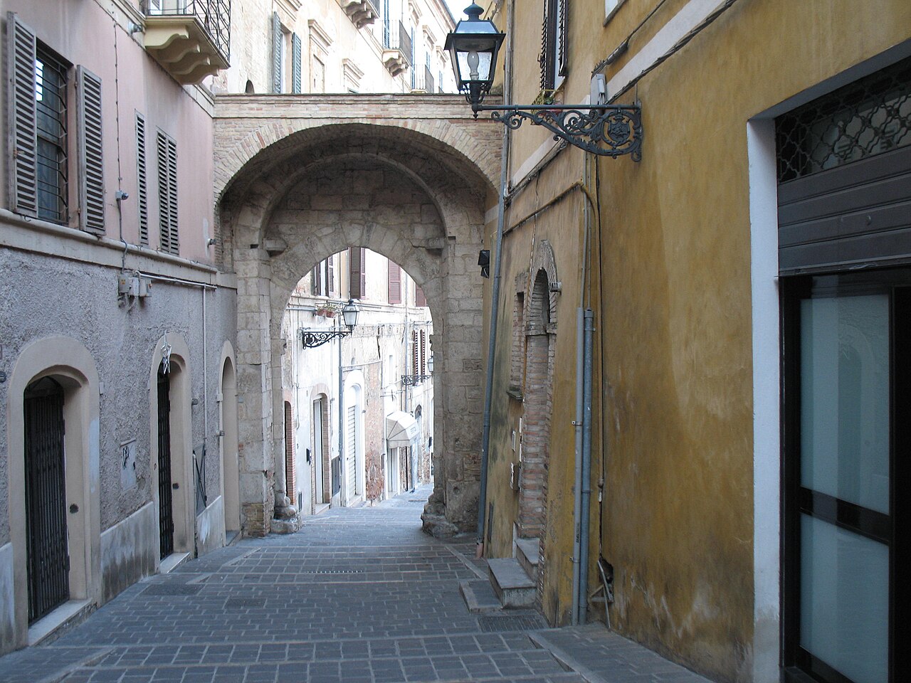 Palazzo Toppi — Punto di interesse a Chieti, Chieti