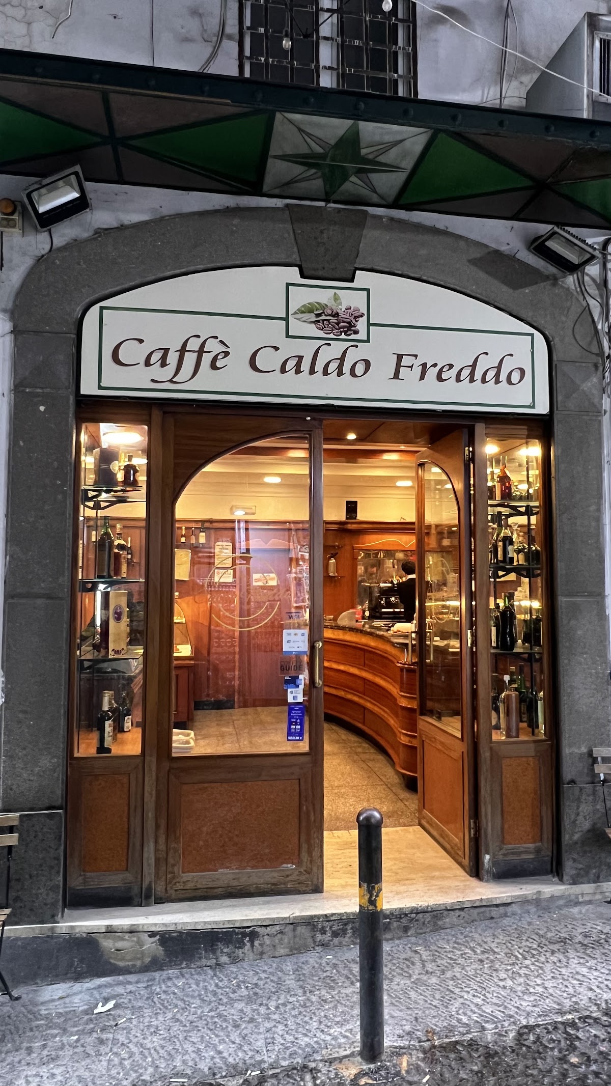 Bar Mastracchio - caldo freddo — Punto di interesse a Napoli, Napoli