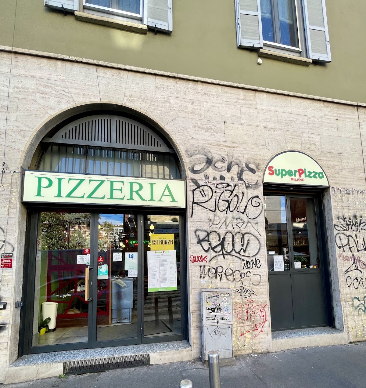 Superpizza Milano - pizze senza lievito e integrali — Punto di interesse a Milano, Milano