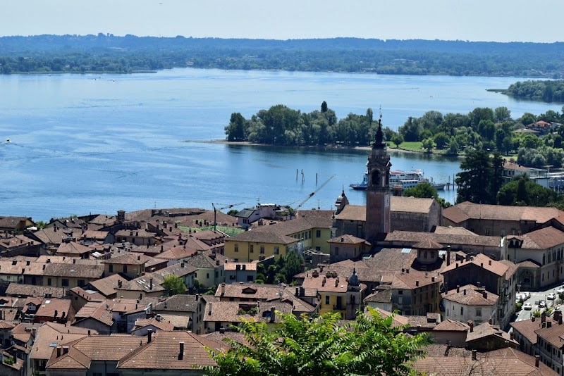 La torre mozza della rocca di Arona