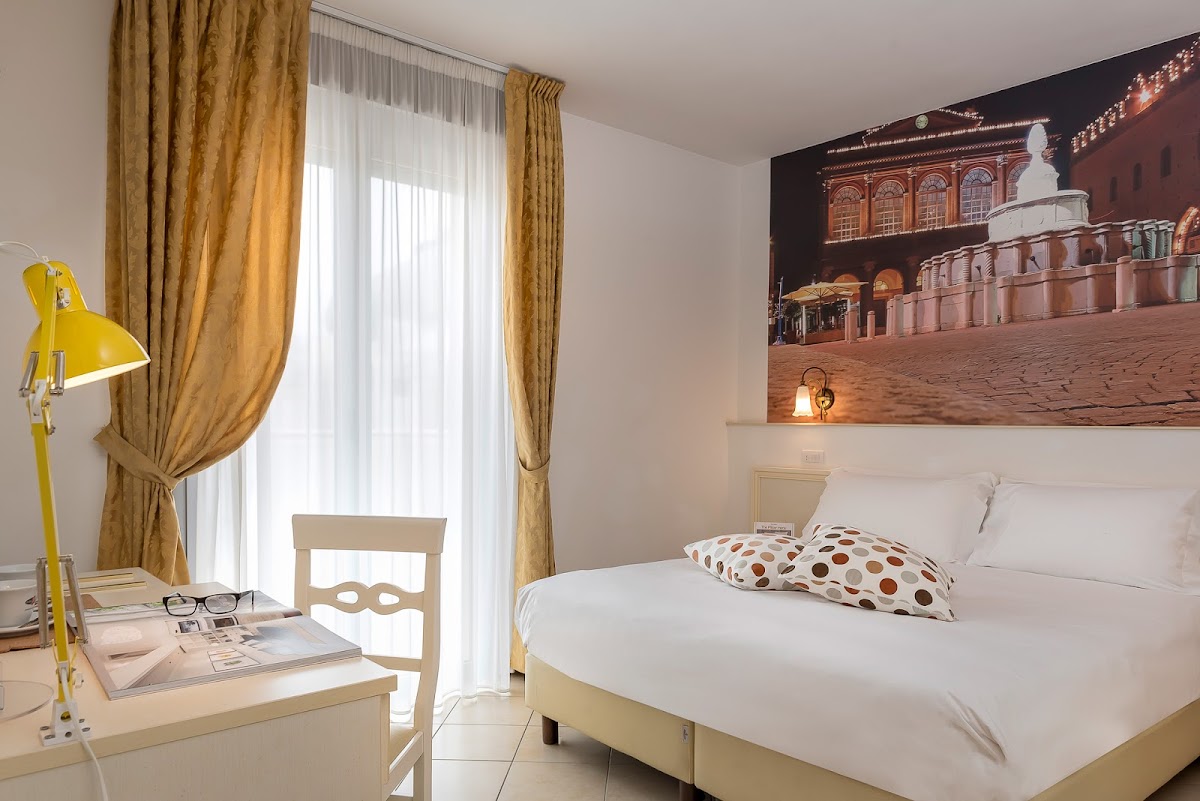 Sovrana Hotel & Re Aqva SPA — Punto di interesse a Rimini, Rimini