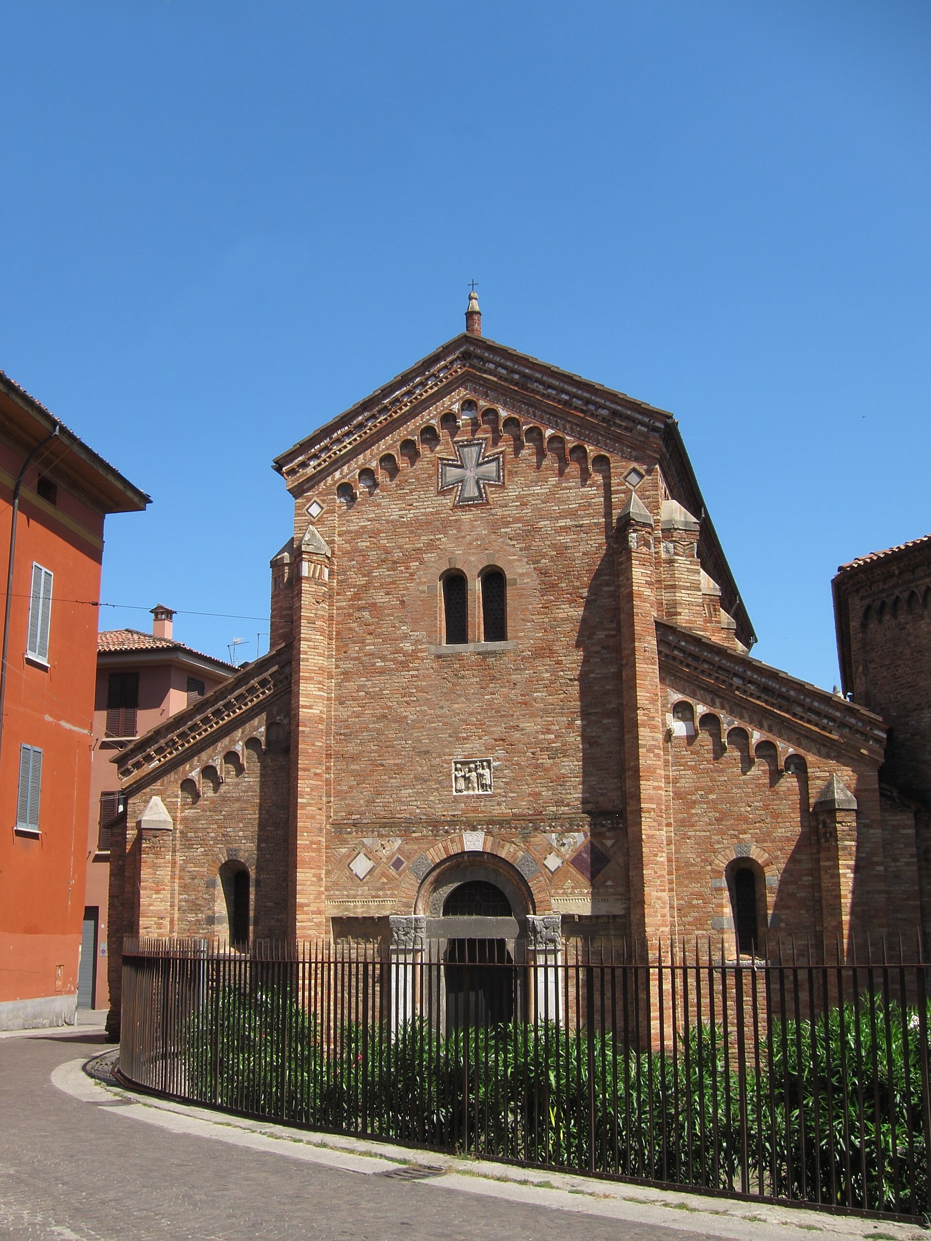 Basilica dei protomartiri San Vitale e Sant'Agricola — Punto di interesse a Bologna, Bologna