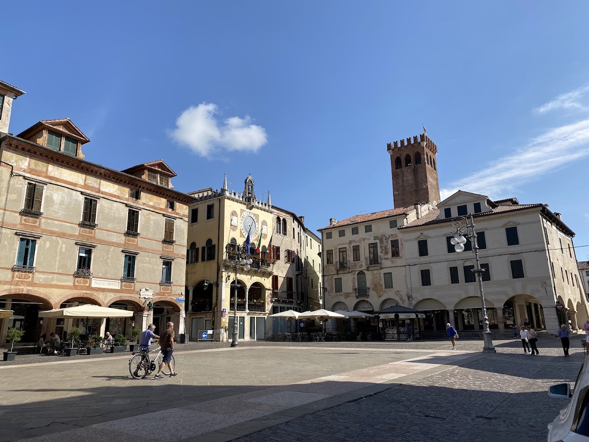 Piazza Libertà — Punto di interesse a Bassano del Grappa, Vicenza