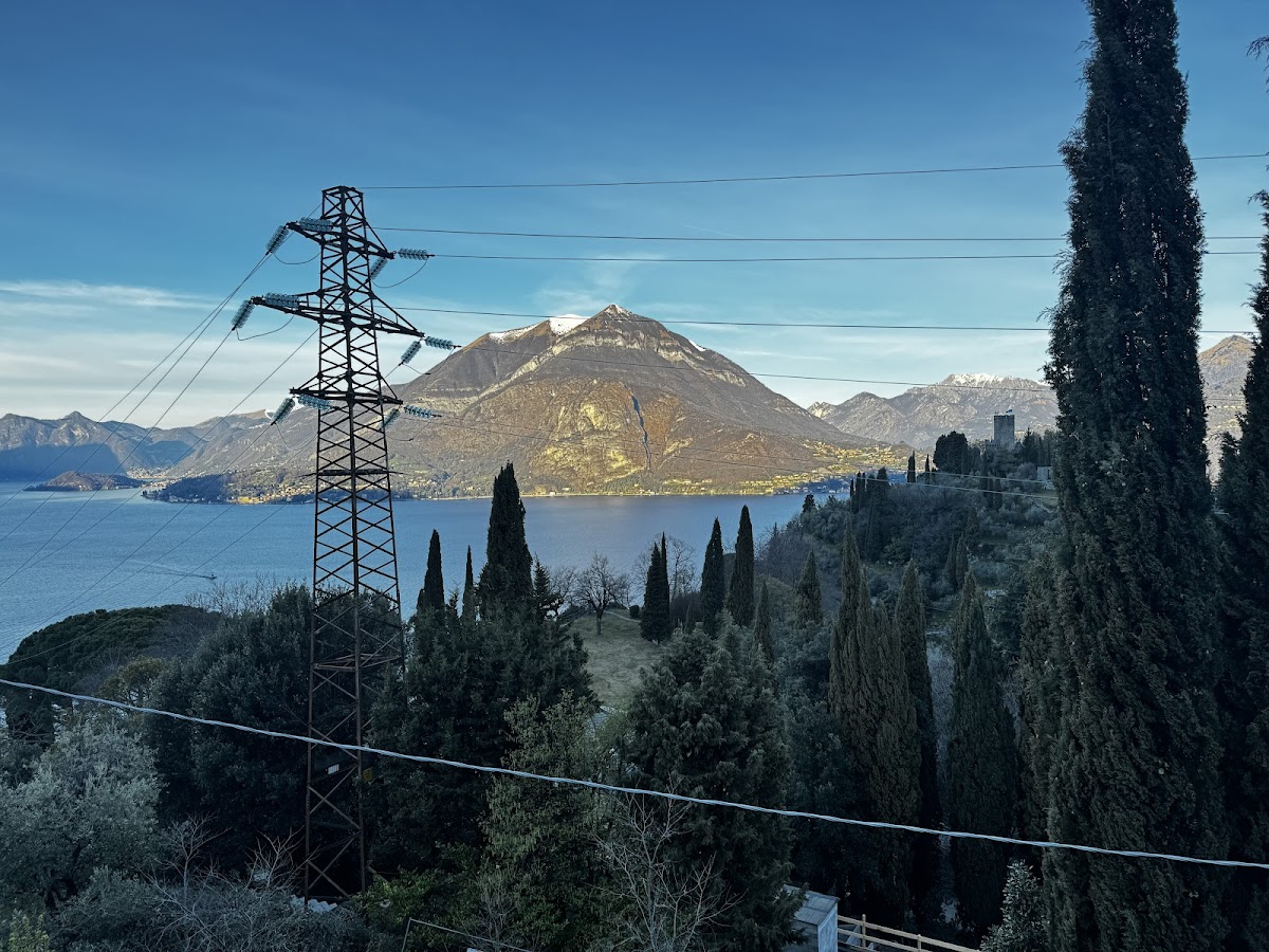 Parcheggio Camper a Perledo Loc. Campallo (LC) — Punto di interesse a Varenna, Lecco