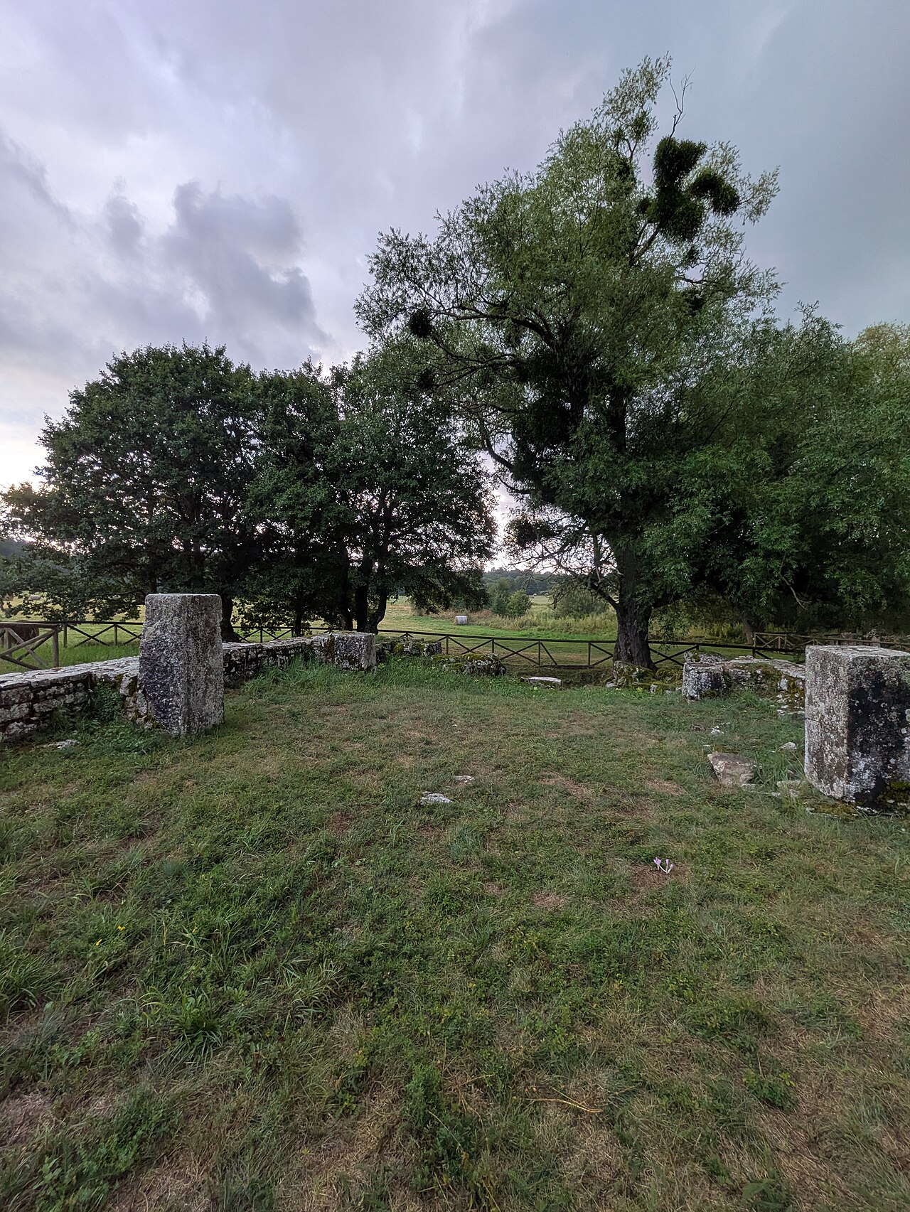 Tempio italico di Vastogirardi — Punto di interesse , Napoli