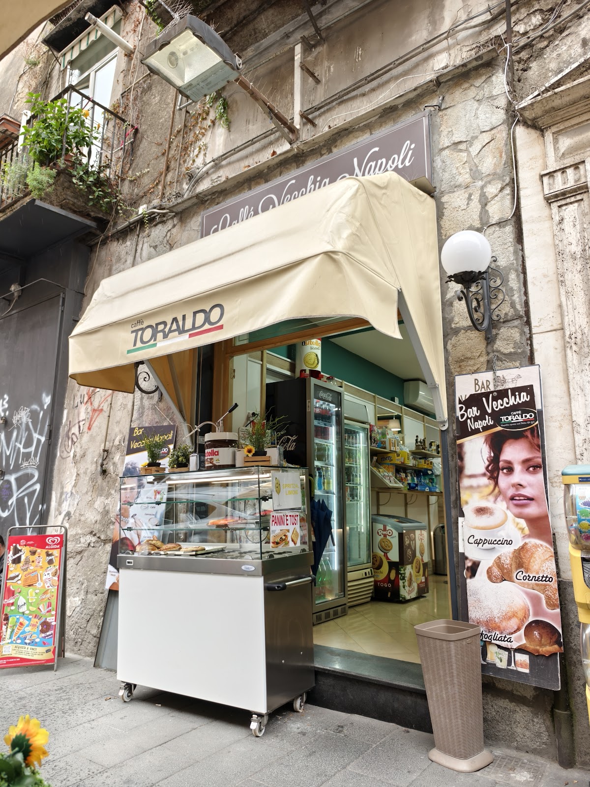 Caffè Vecchia Napoli — Punto di interesse a Napoli, Napoli