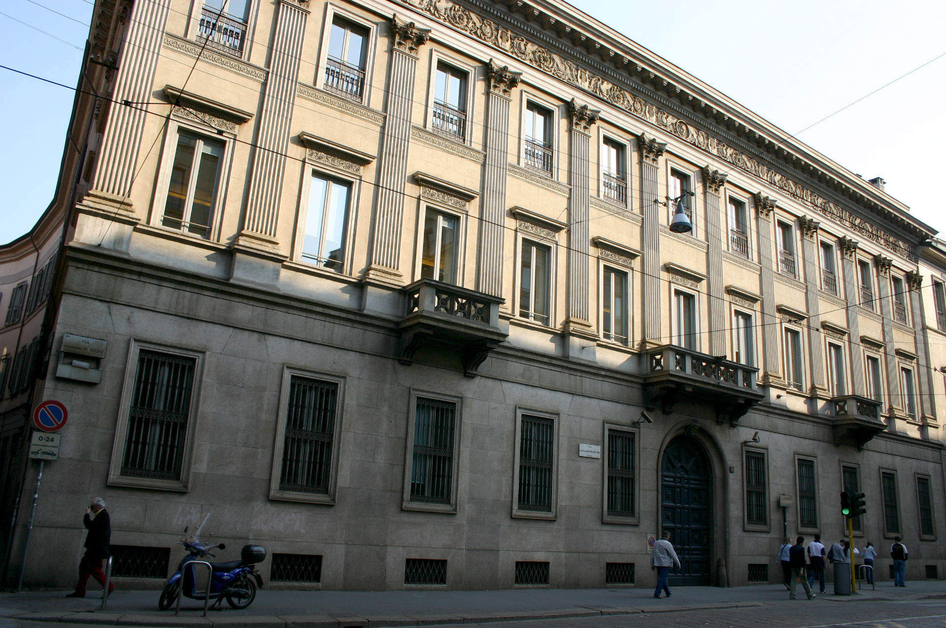 Palazzo Anguissola — Punto di interesse a Milano, Milano
