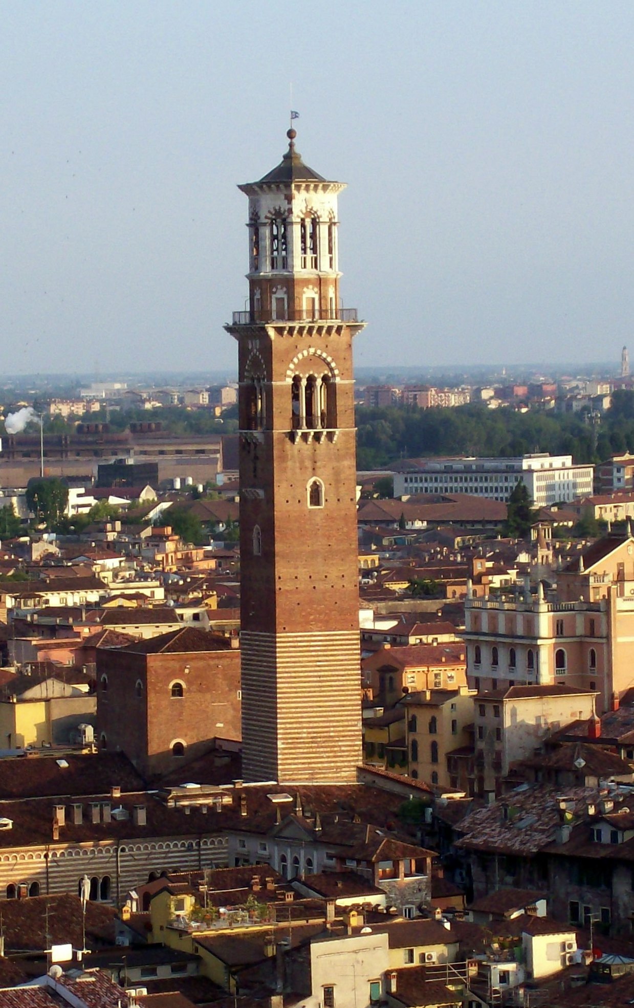 Torre dei Lamberti — Punto di interesse a Verona, Verona