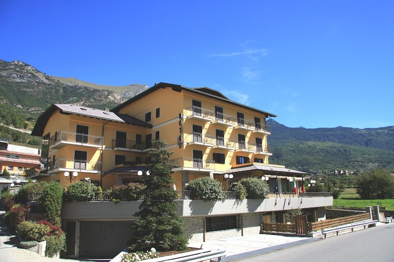 Hotel La Rocca Sport & Benessere — Alloggio a Saint-Vincent, Piedmont
