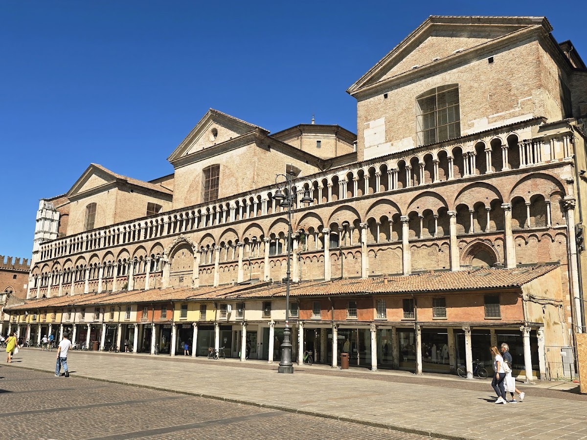 Loggia dei Merciai — Punto di interesse a Ferrara, Ferrara