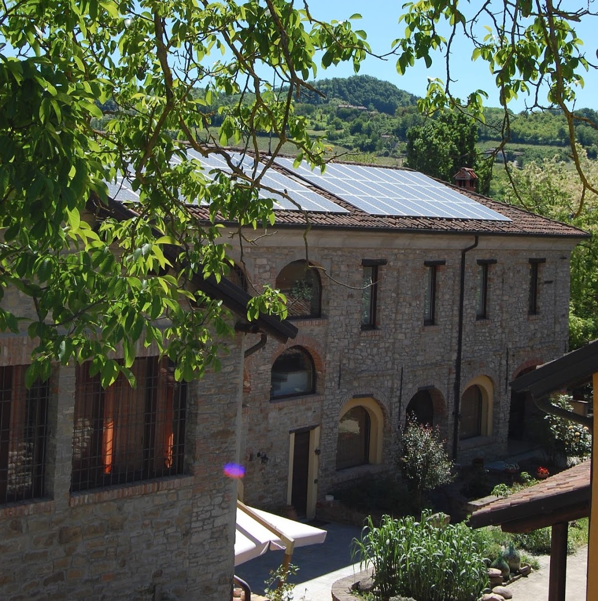 Bio Agriturismo Tenuta Antica — Punto di interesse a Alba, Cuneo