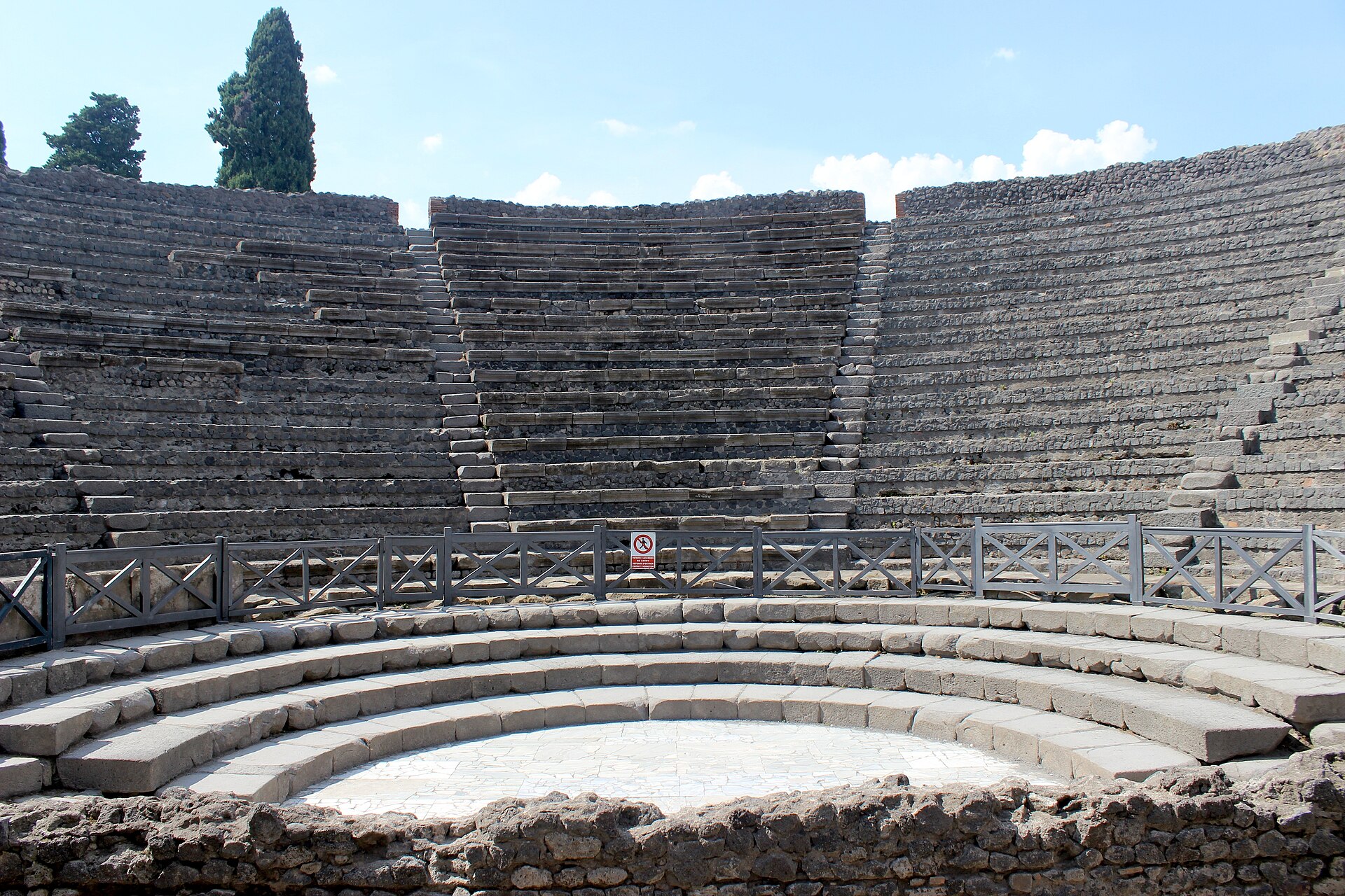 Teatro Grande — Punto di interesse , Napoli