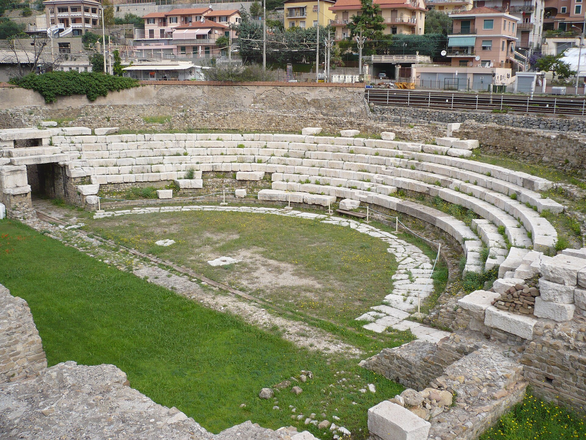 teatro romano di Albintimilum — Punto di interesse , Genova