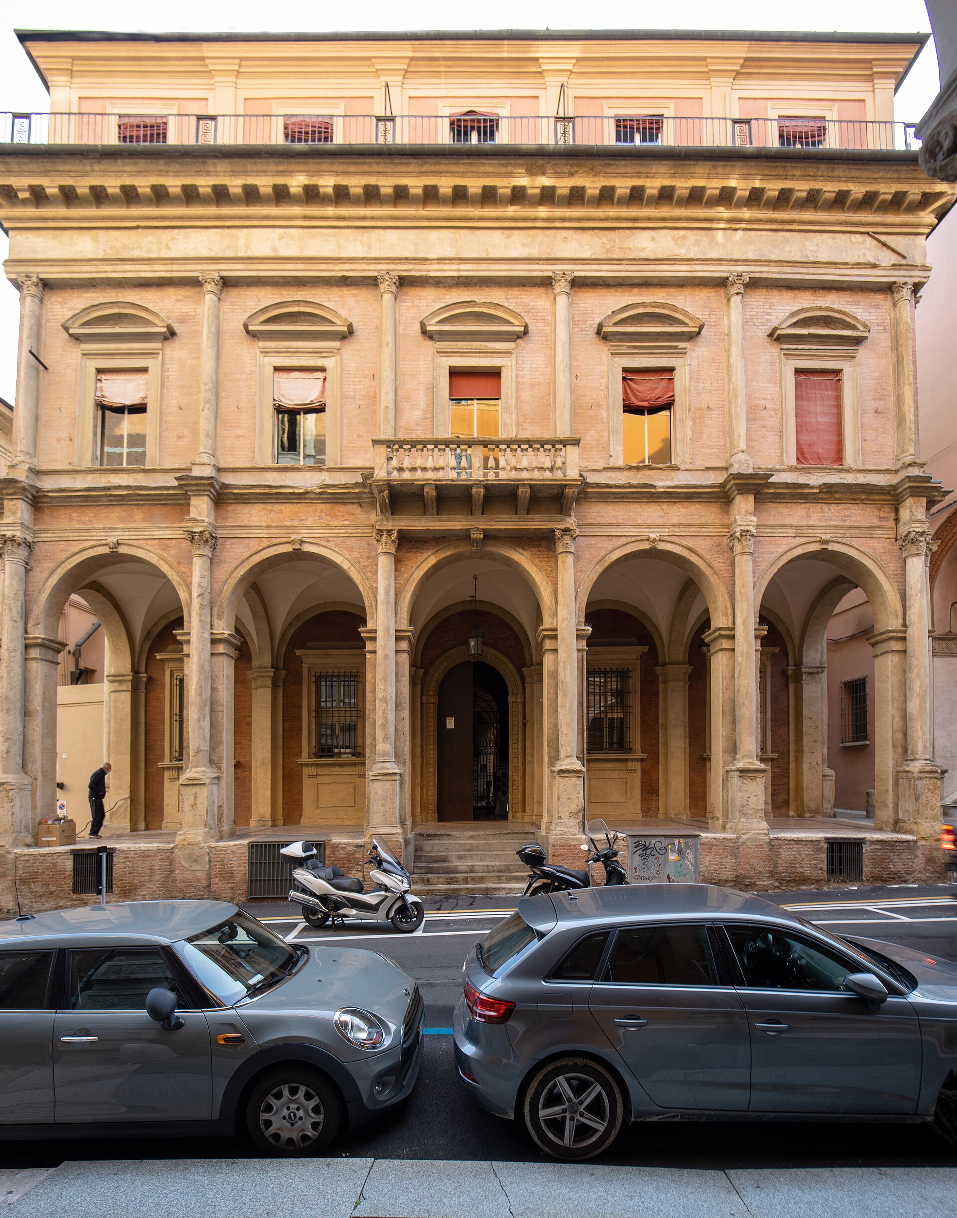 Palazzo Dal Monte — Punto di interesse a Bologna, Bologna