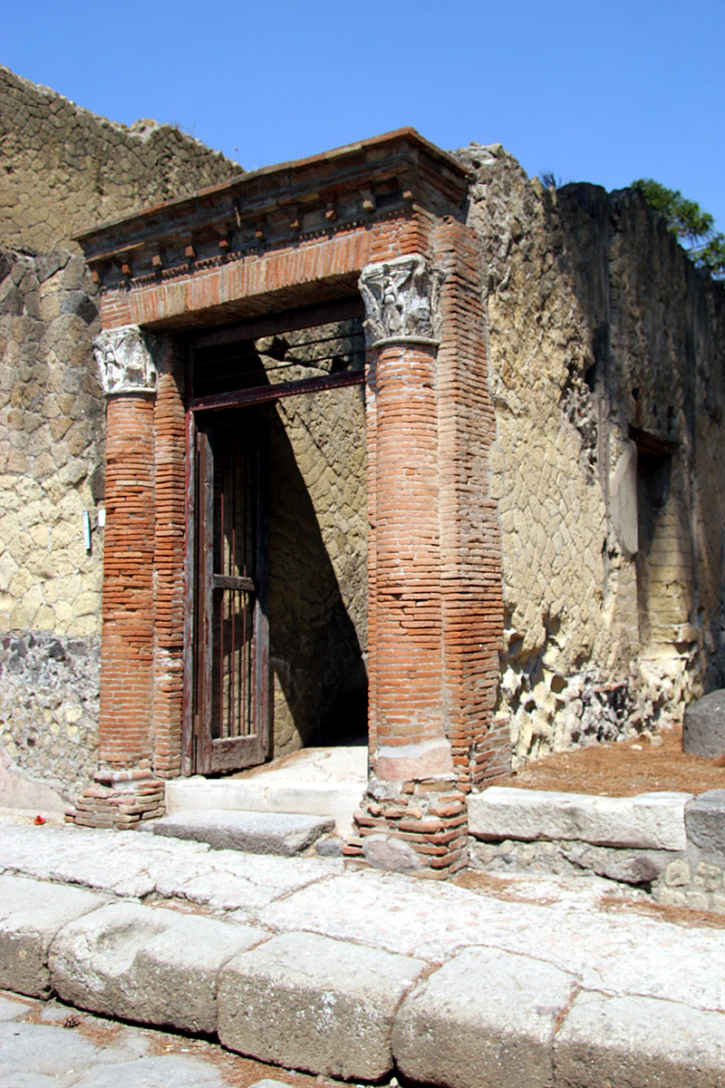 Casa del Gran Portale — Punto di interesse , Napoli