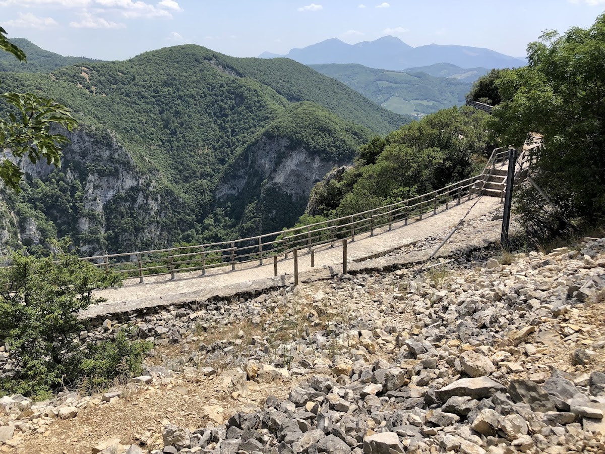 Terrazza bassa del Furlo — Punto di interesse a Urbino, Pesaro e Urbino