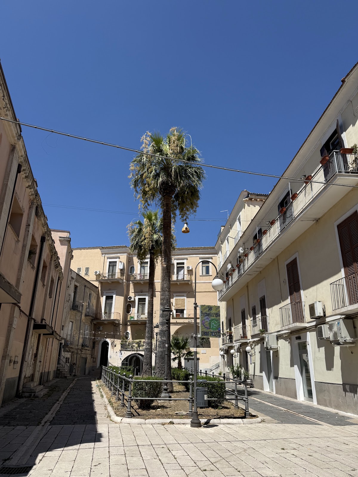 Palazzo De Carolis — Punto di interesse a Foggia, Foggia