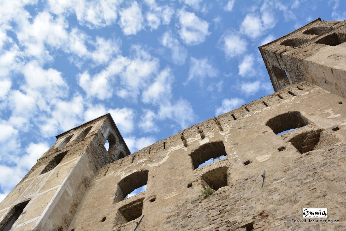 Castello dei Doria — Punto di interesse a Dolceacqua, Imperia