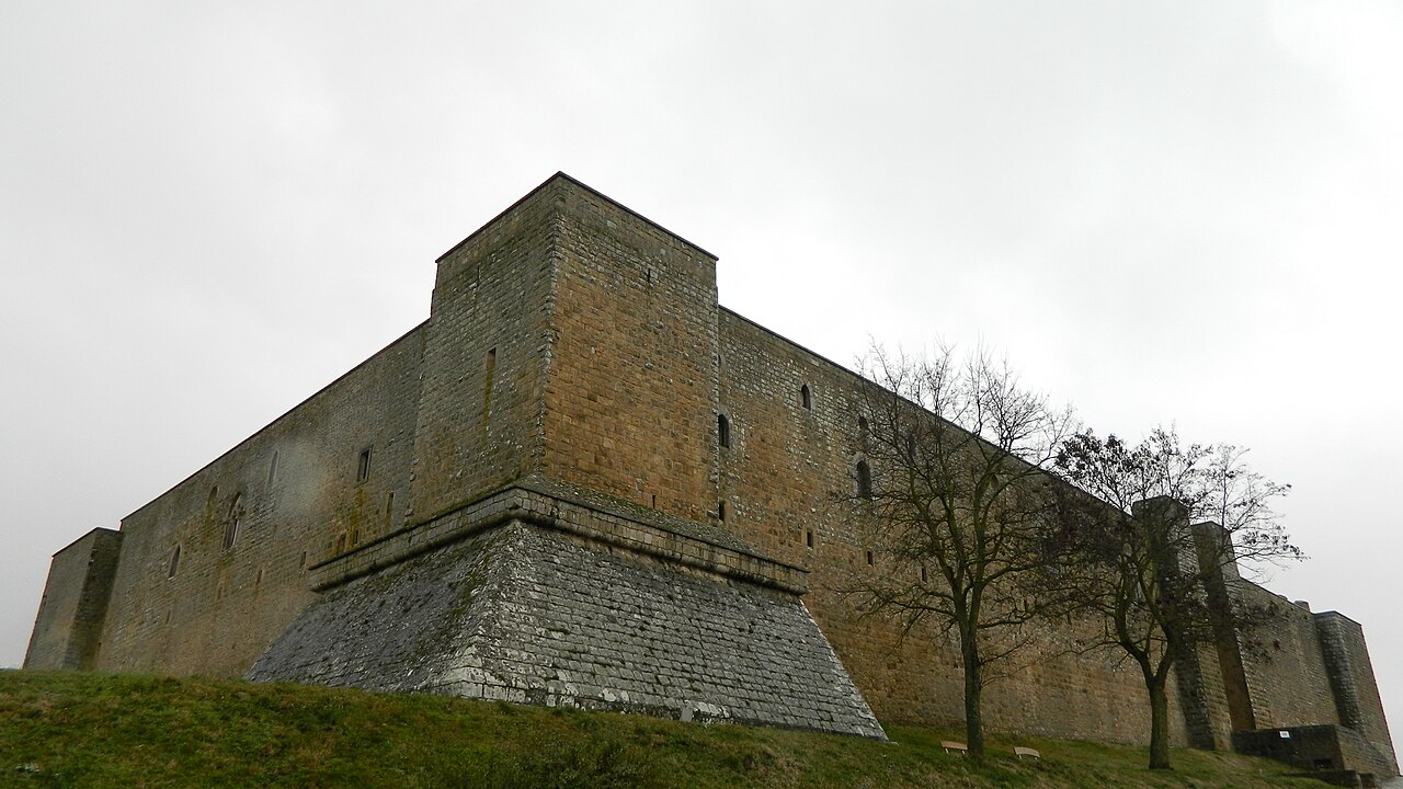 castello di Lagopesole — Punto di interesse , Napoli