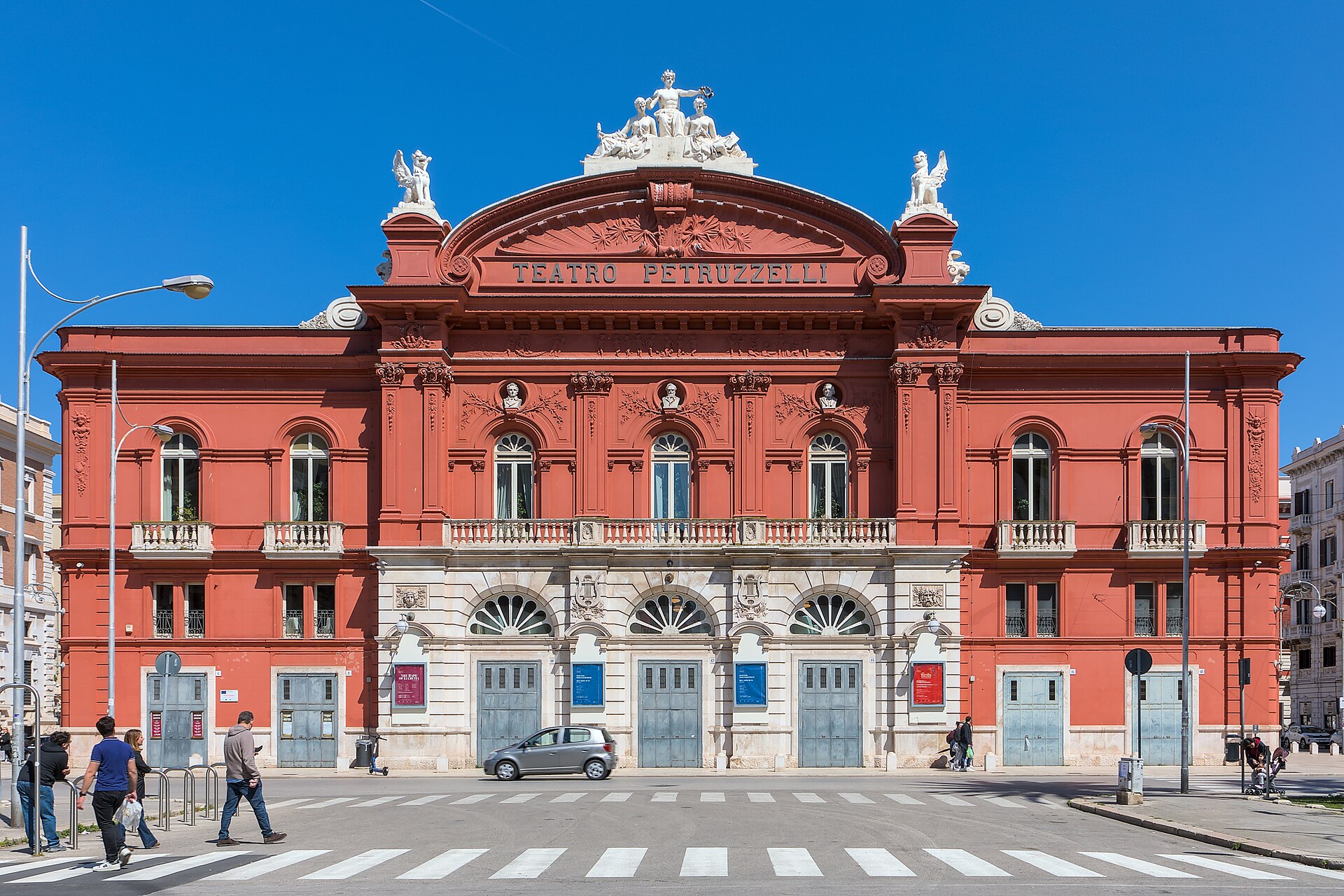 Teatro Petruzzelli — Punto di interesse a Bari, Bari