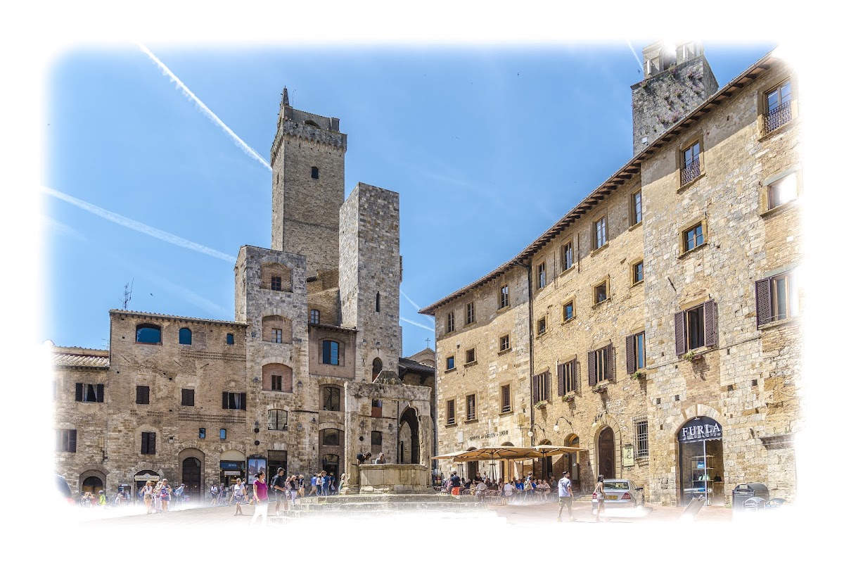 Piazza della Cisterna - San Gimignano