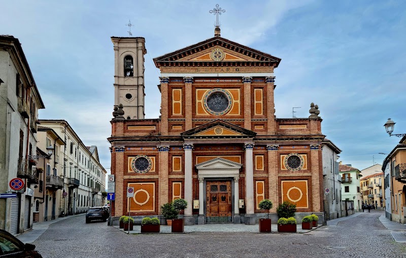 Chiesa Parrocchiale di Sant'Ilario — Punto di interesse a Casale Monferrato, Alessandria