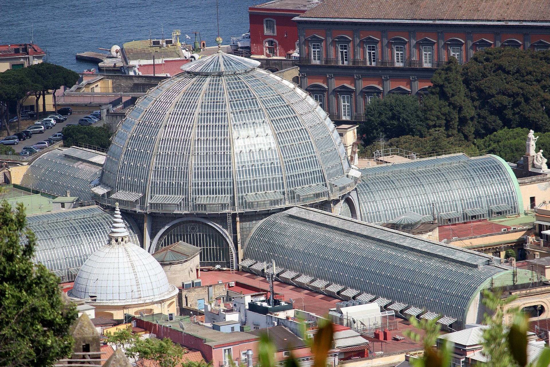 Galleria Umberto I — Punto di interesse a Napoli, Napoli