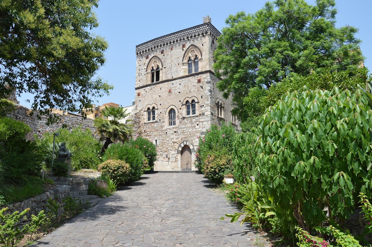 Comune di Taormina - Palazzo dei Duchi di Santo Stefano — Punto di interesse a Taormina, Messina