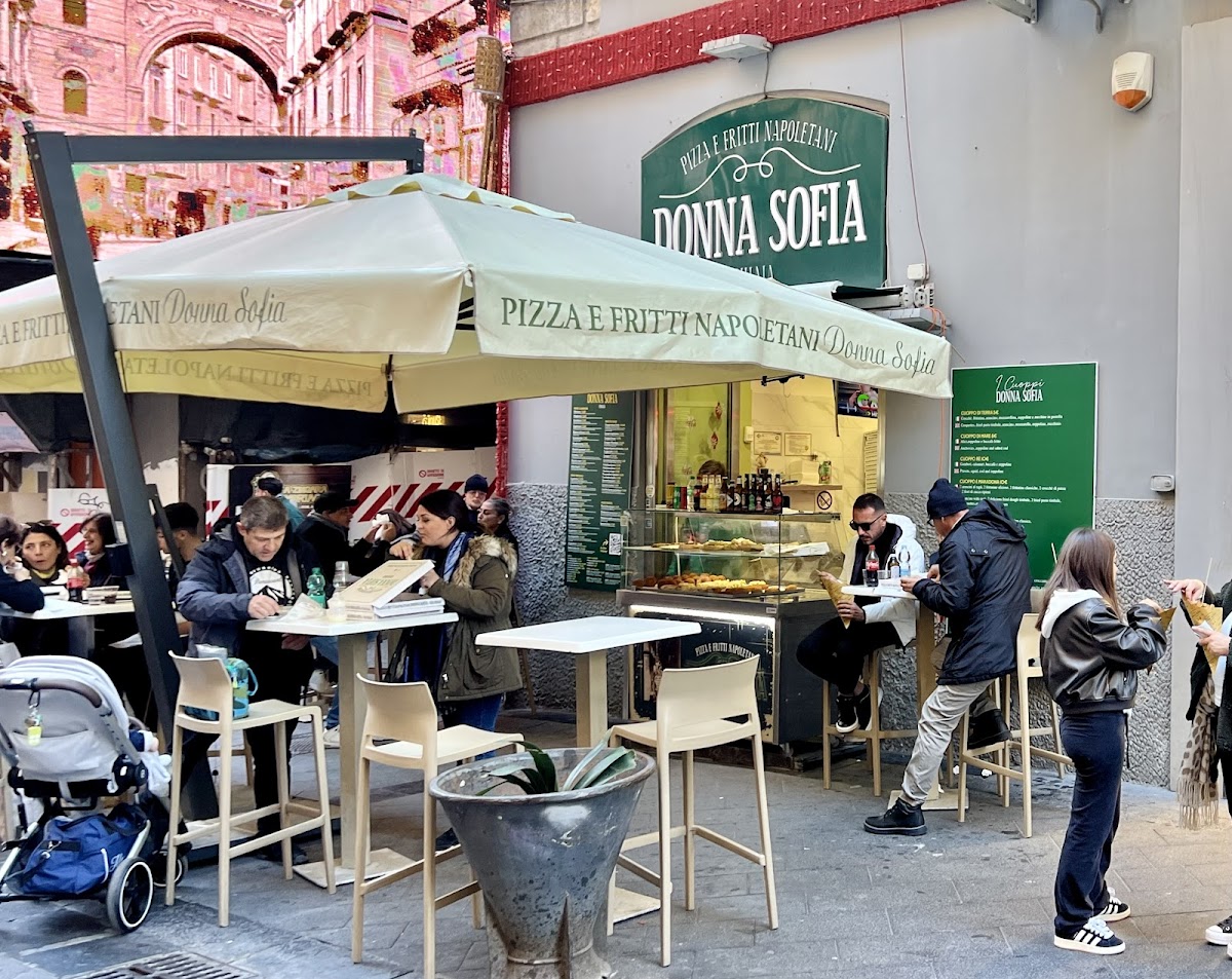 Pizzeria Donna Sofia a Chiaia — Punto di interesse a Napoli, Napoli