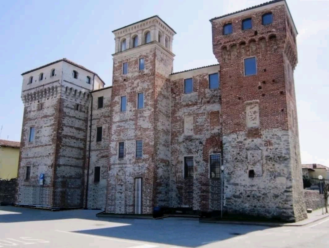 castello di Ozegna — Punto di interesse , Torino