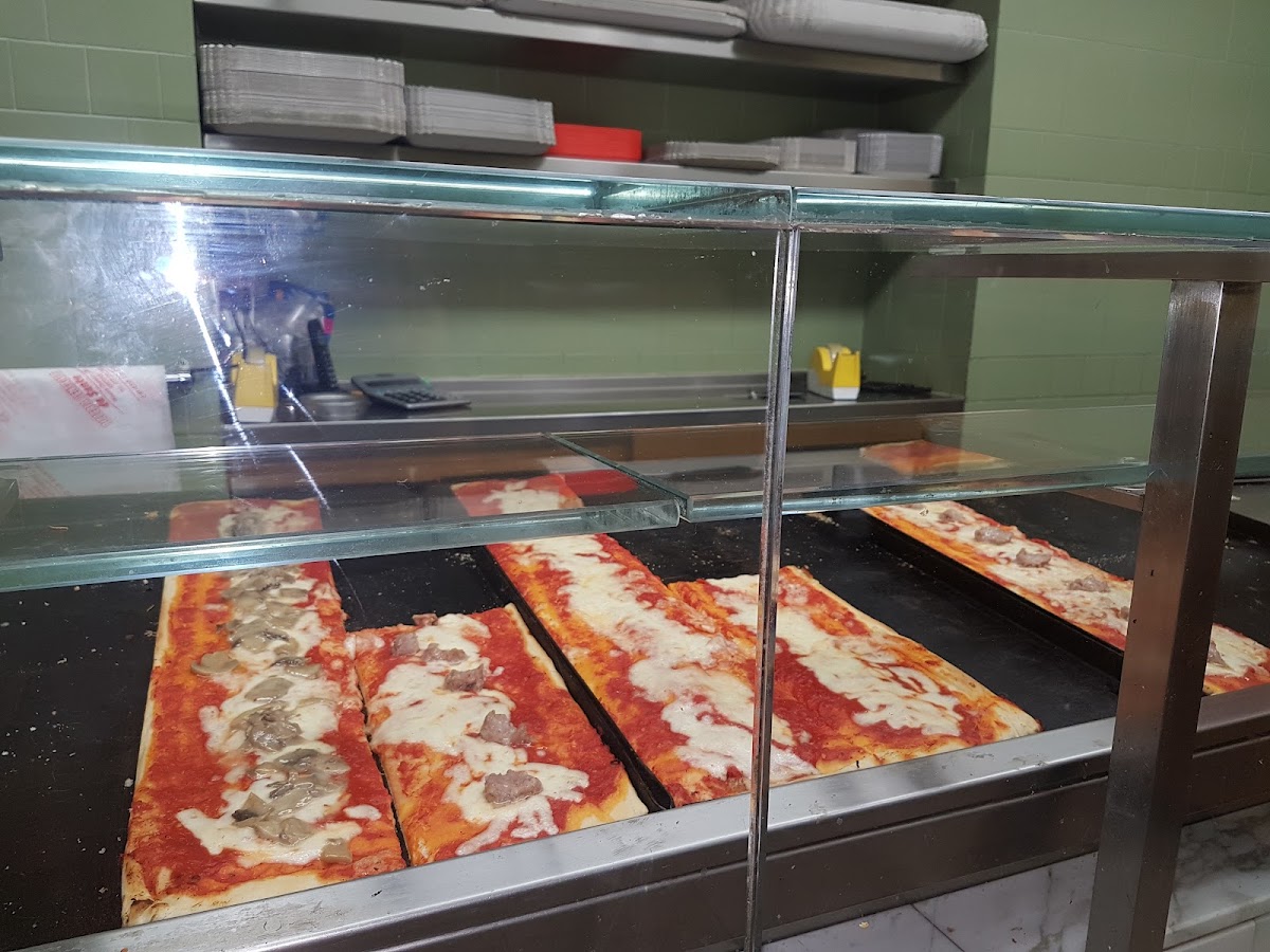 Pizzeria Centrale da Sante — Punto di interesse a Ancona, Ancona