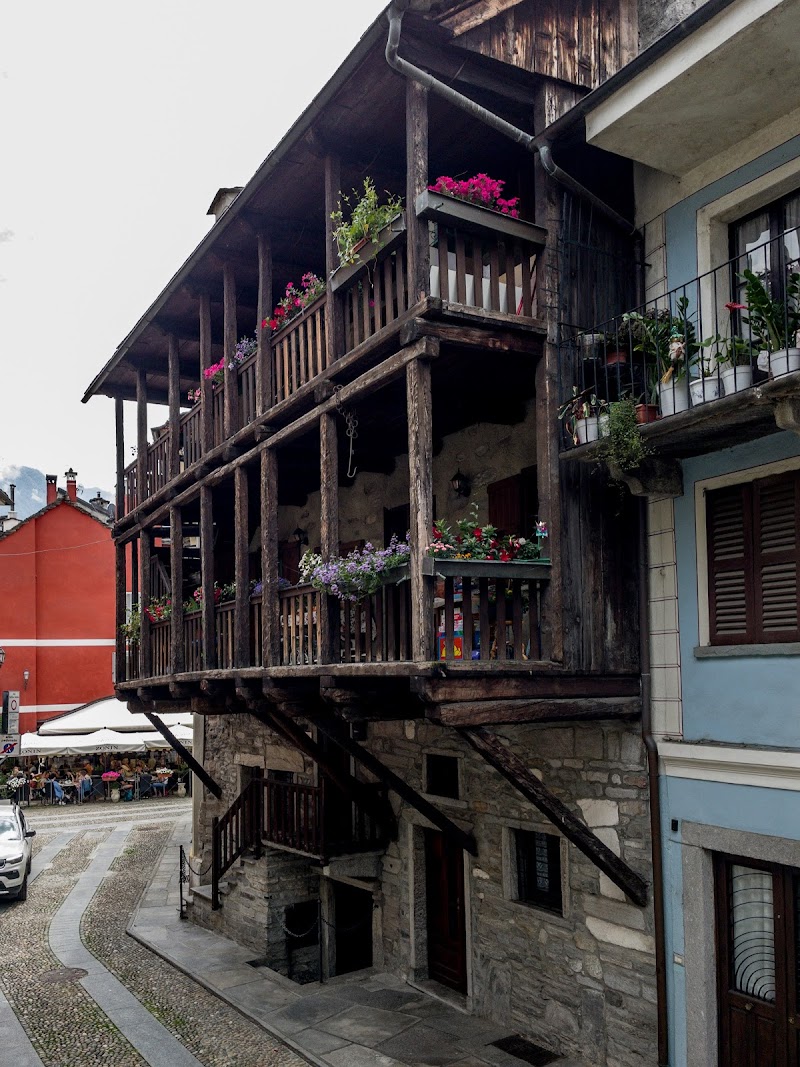 Balconate di via Carina