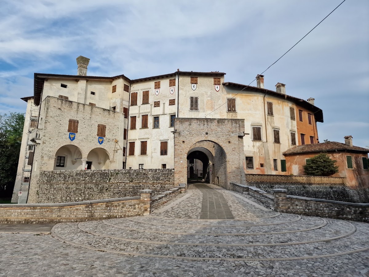 Castello di Valvasone — Punto di interesse a Pordenone, Pordenone