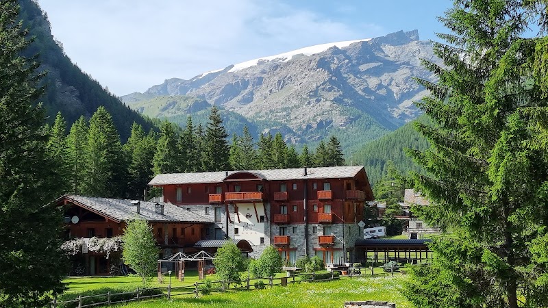 Hotel Petit Tournalin — Alloggio a Champoluc, Piedmont